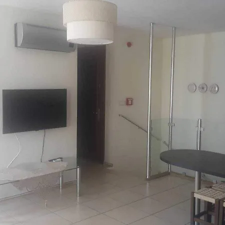Garden Apartment Side