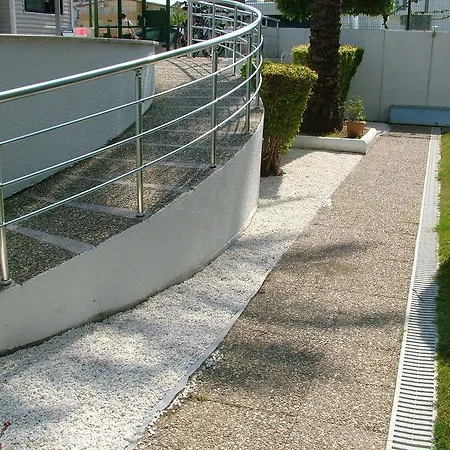 Garden * Side